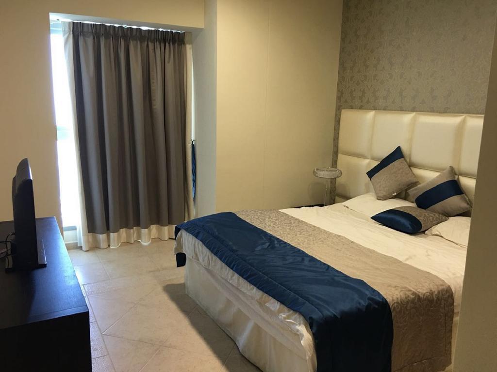 World's Tallest Tower - Princess Tower Apartment